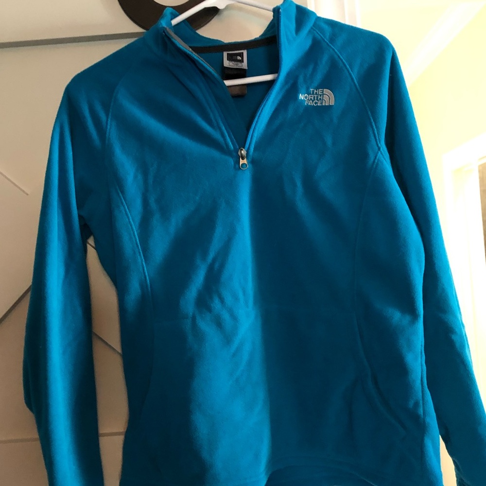 North Face Pullover with pockets